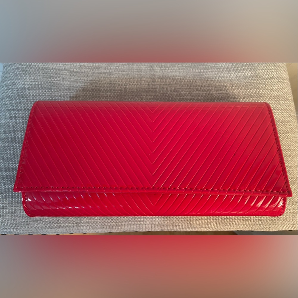 Patent red clutch